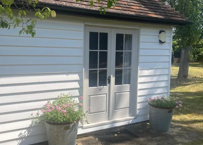 Cosy Country Cottage